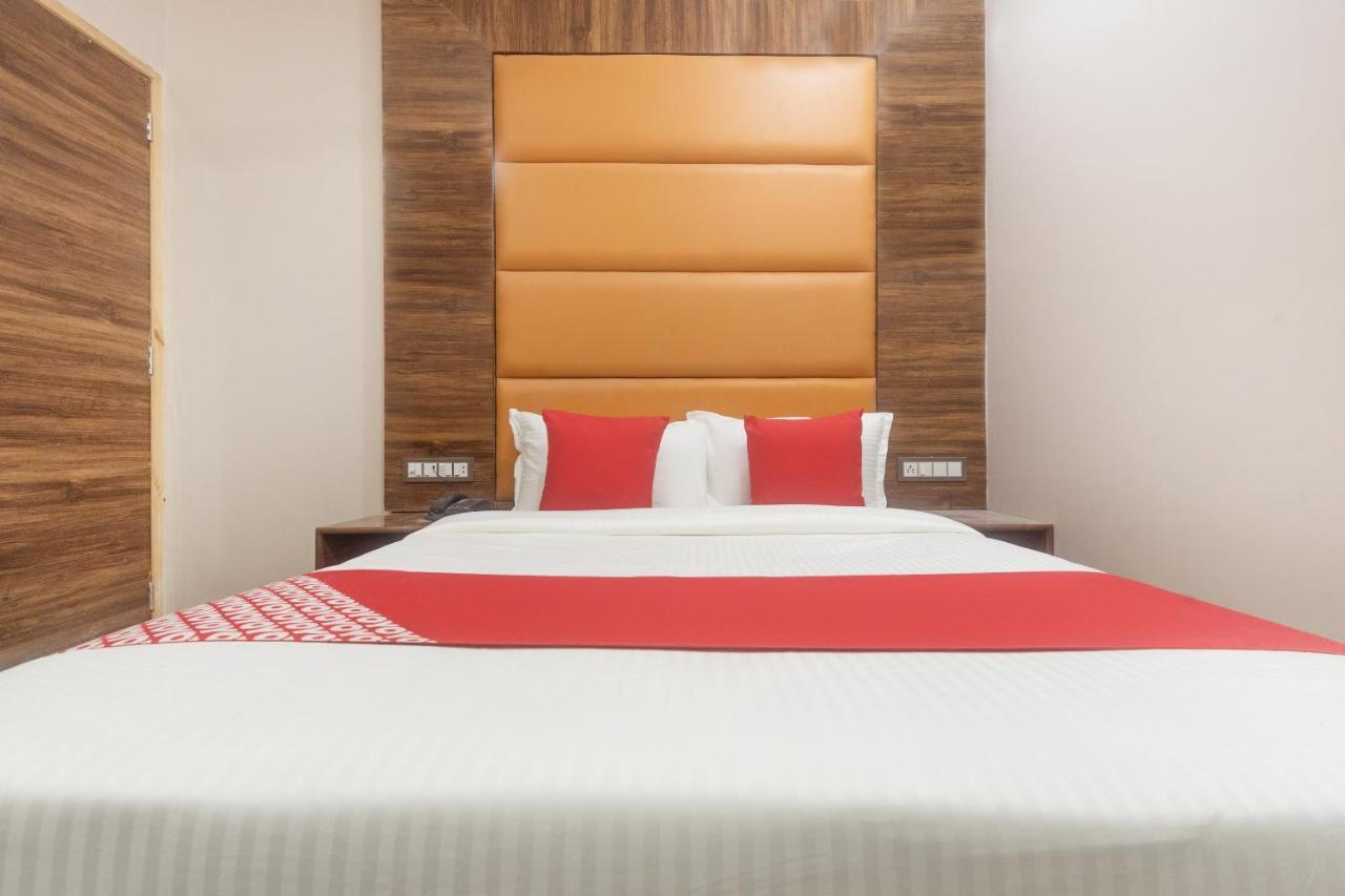 Hotel Blue Executive Near Chhatrapati Shivaji International Airport Bombay Esterno foto