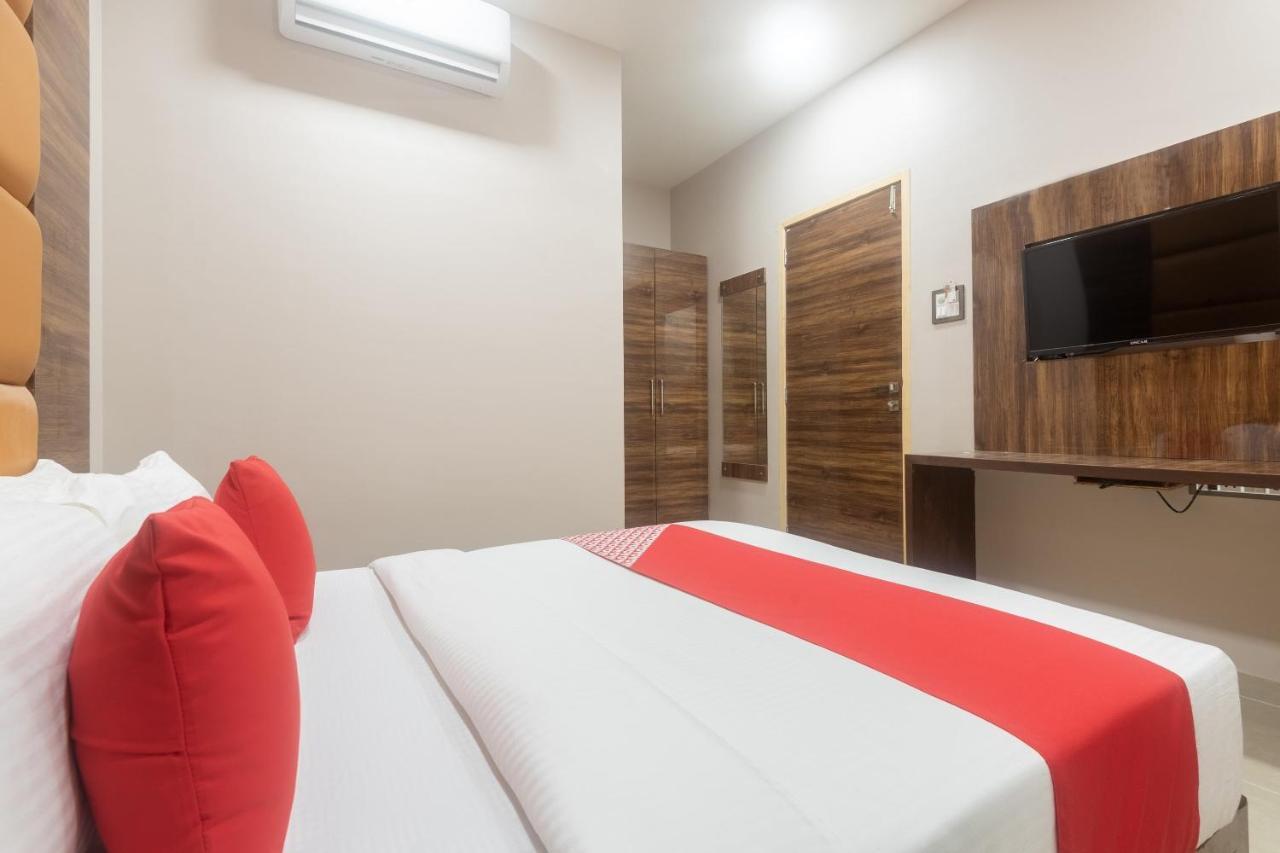 Hotel Blue Executive Near Chhatrapati Shivaji International Airport Bombay Esterno foto