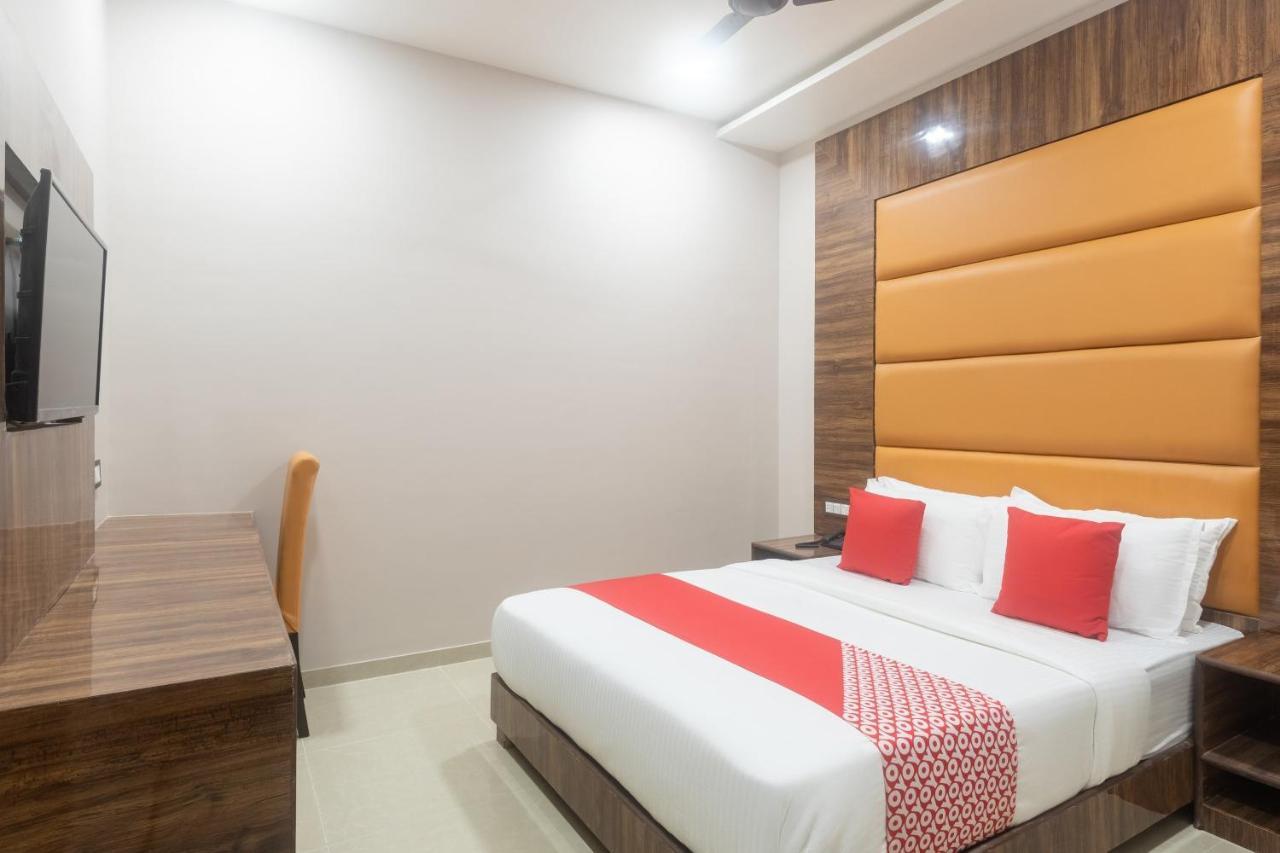 Hotel Blue Executive Near Chhatrapati Shivaji International Airport Bombay Esterno foto