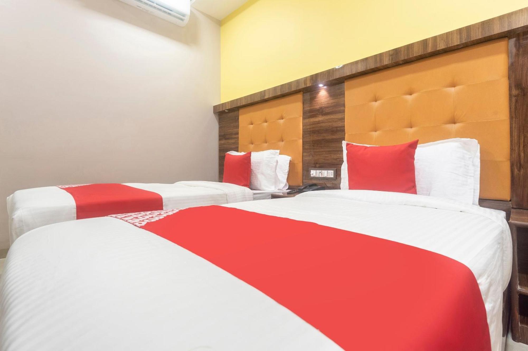 Hotel Blue Executive Near Chhatrapati Shivaji International Airport Bombay Esterno foto