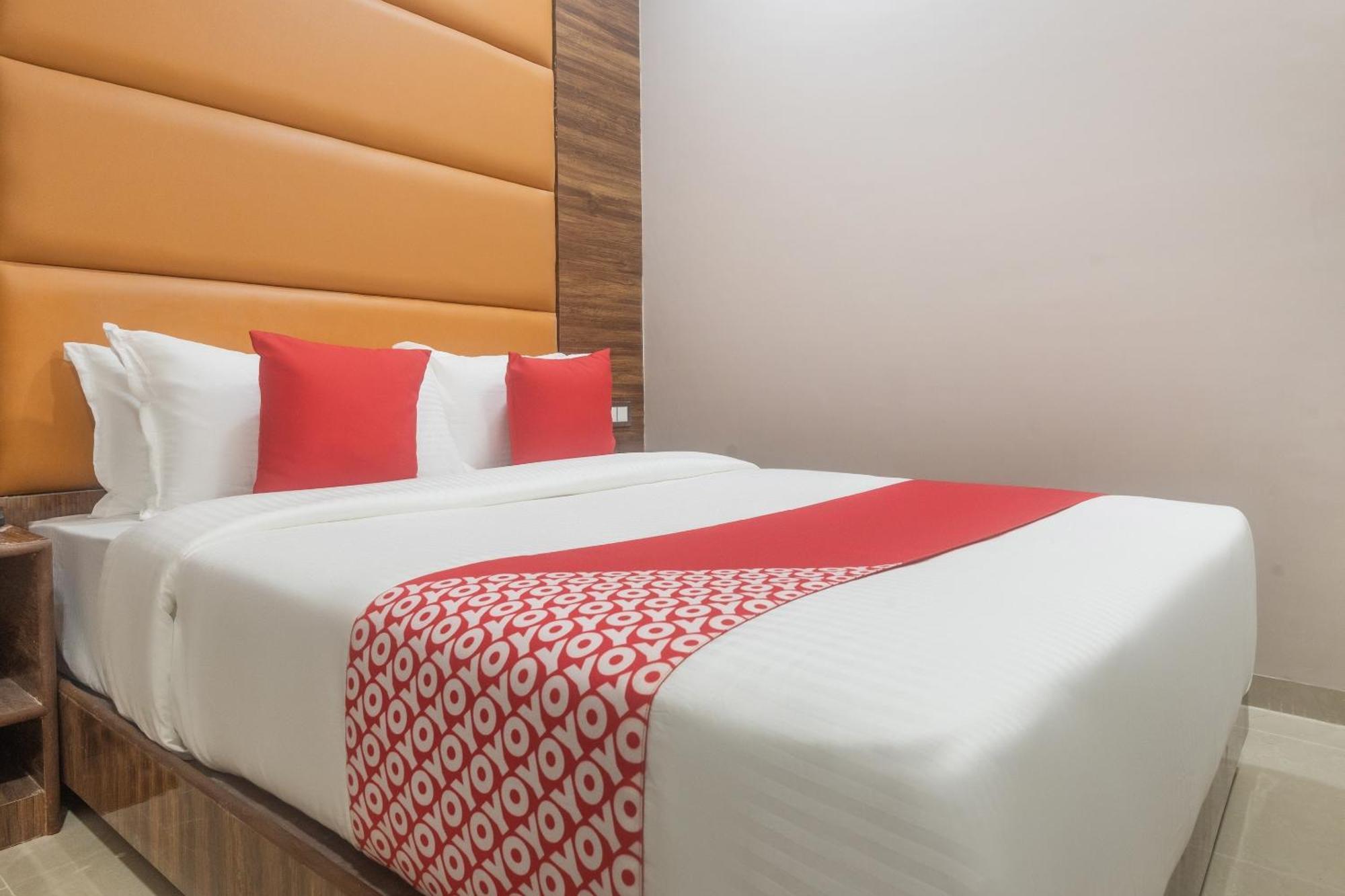 Hotel Blue Executive Near Chhatrapati Shivaji International Airport Bombay Esterno foto