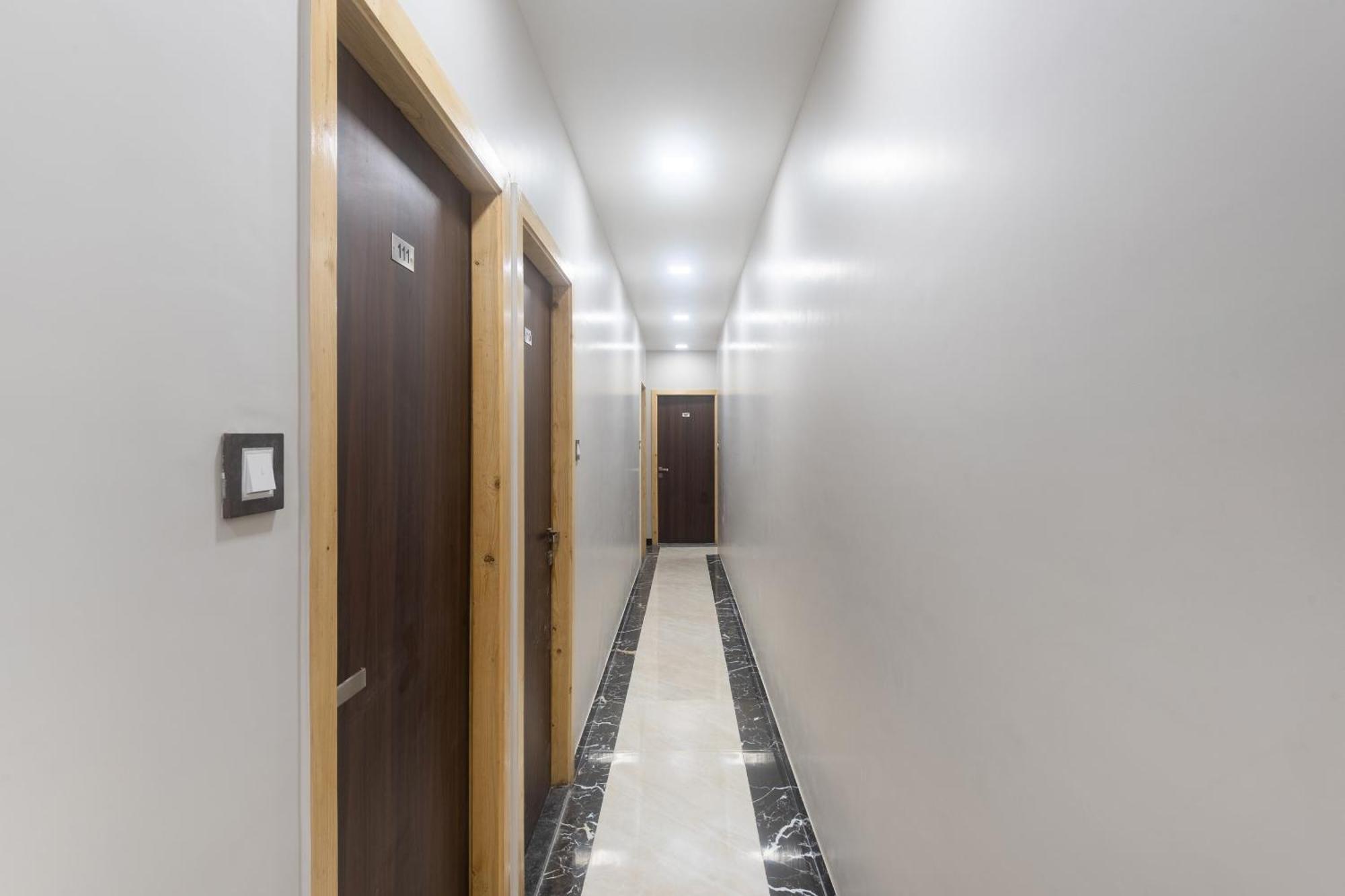 Hotel Blue Executive Near Chhatrapati Shivaji International Airport Bombay Esterno foto
